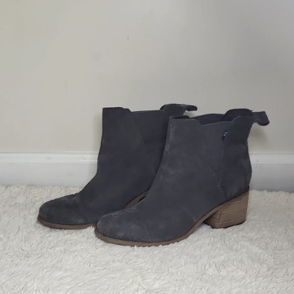 Women's Toms Esme Gray Boots Sz 8.5